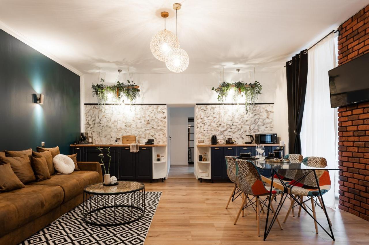 Comfee Apartment - Ultracentral Brasov Bagian luar foto